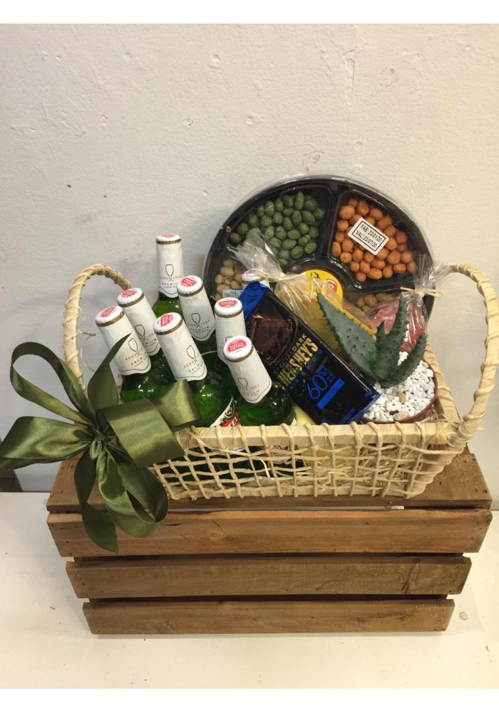 Cesta de cerveja e chocolate