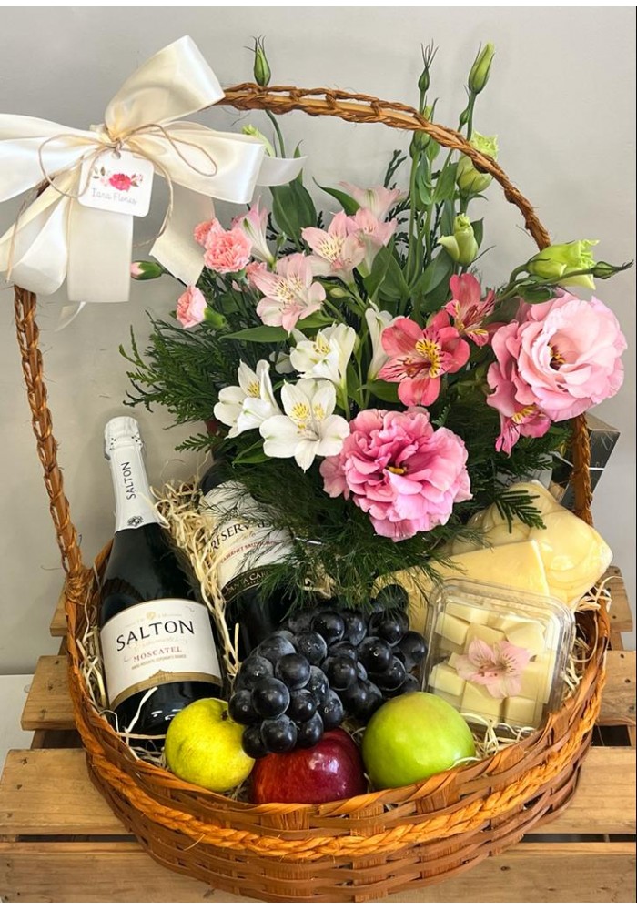Cesta de vinhos e queijos 