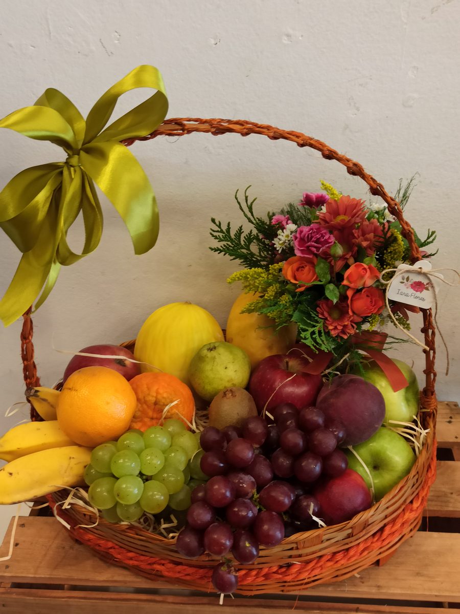 Cesta de Frutas e Flores