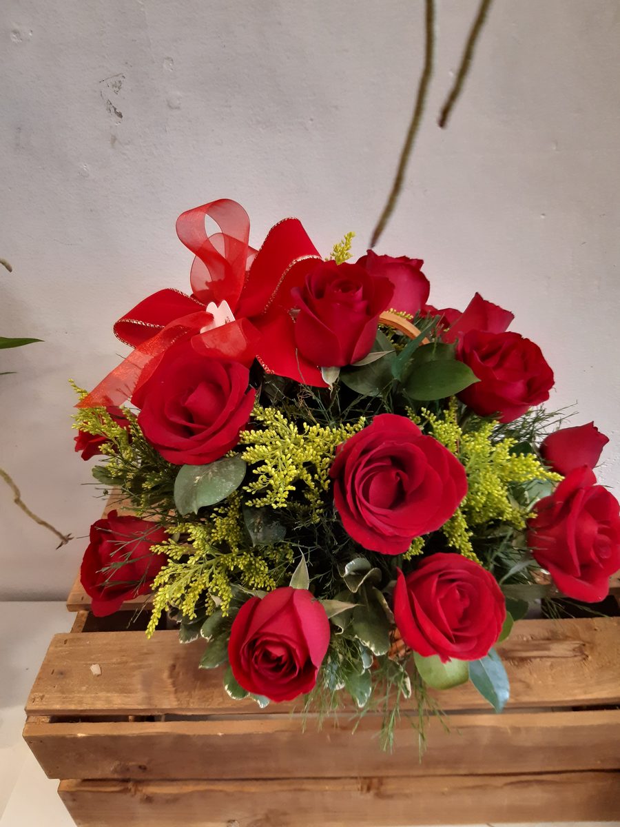 Cesta com 15 Rosas 