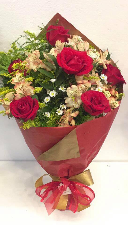 Buquê Rosas e Astromélias
