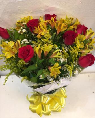 Buquê com 6 Rosas e 6 Astromélias