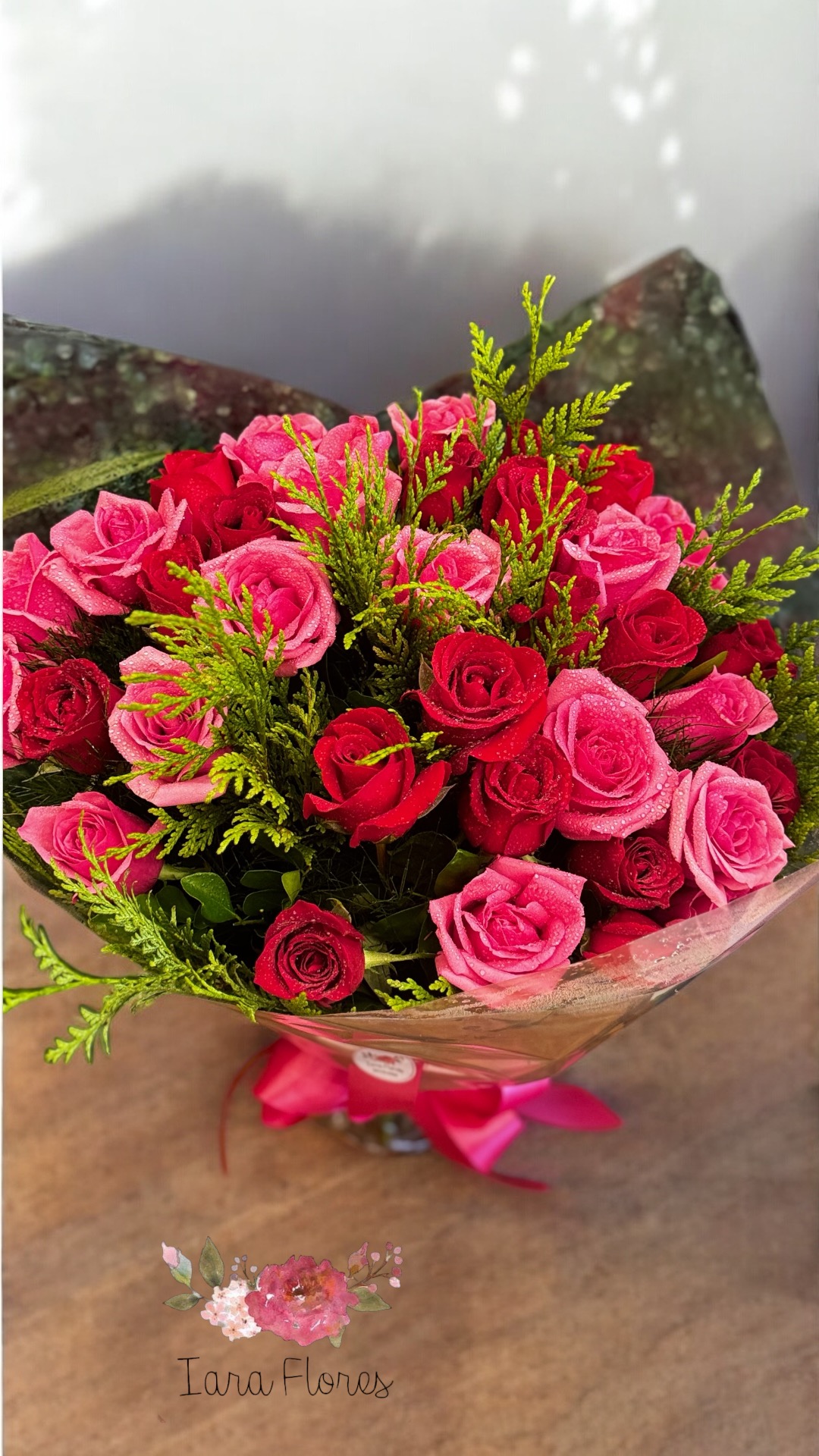 Buquê 36 rosas  no celofane